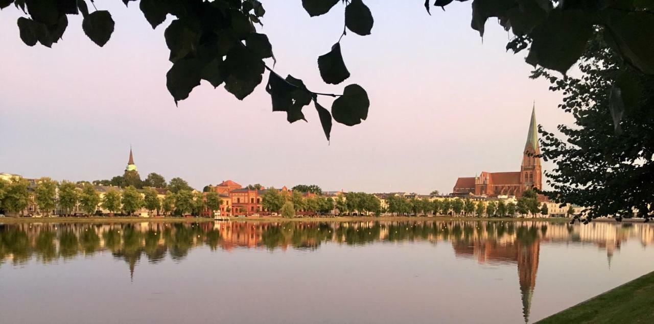 Schwerin Apartment Am Pfaffenteich מראה חיצוני תמונה
